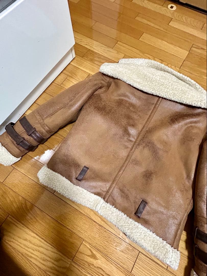 ザラ ZARAフェイク ムートン ミリタリー ファー ボア B-3ジャケット防寒