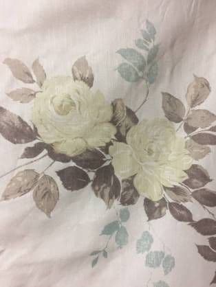 新品✩LAURA ASHLEY レディーメイドカーテン　既製カーテン 2枚入