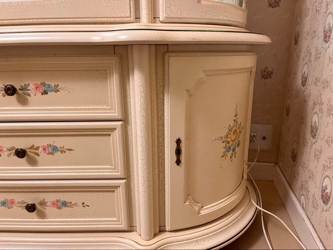 シリック調　キャビネット　イタリア製家具　ロココ調　クラクレ　白家具　希少