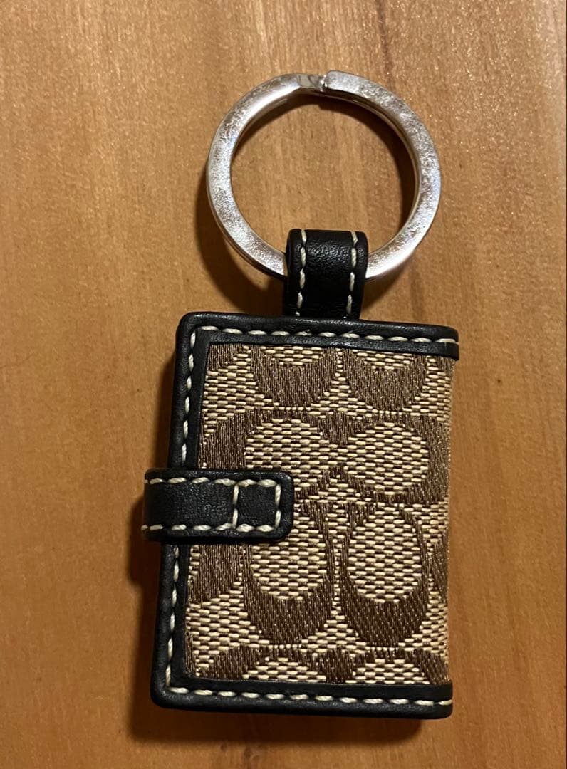 【未使用】COACH コーチ　キーホルダー　バッグチャーム　写真入れ　Cロゴ