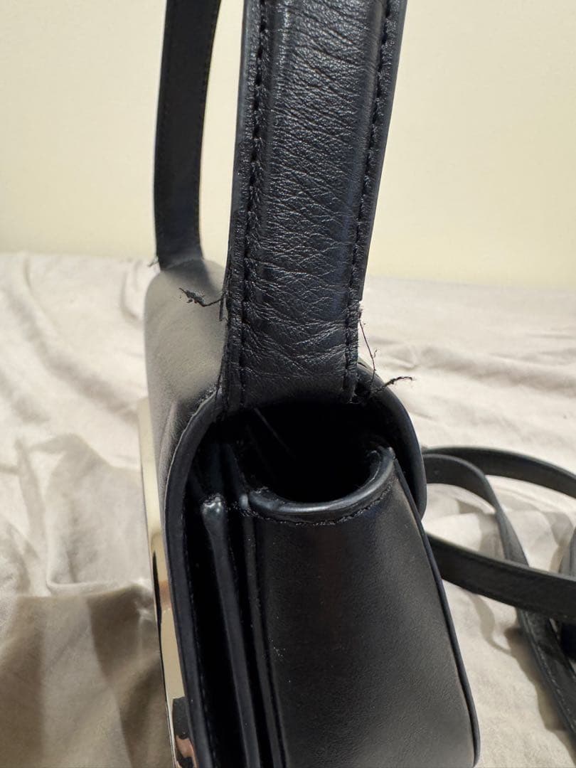 DIESEL 1dr レザークロスボディーバック