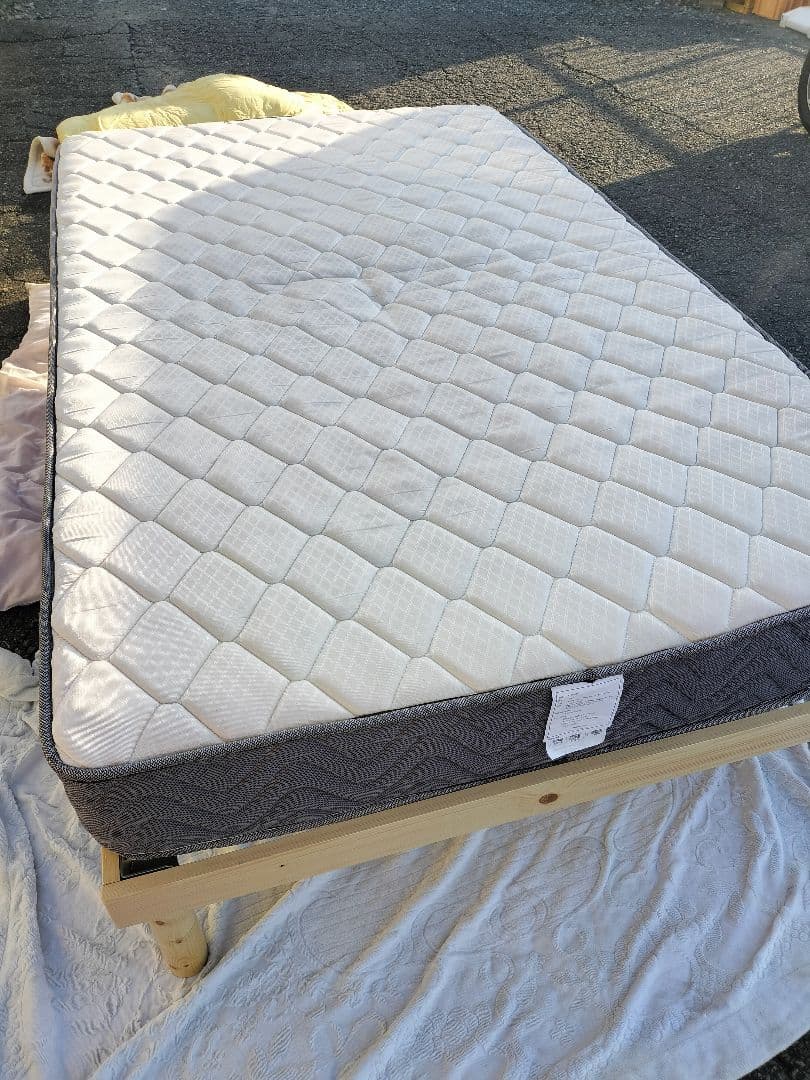 タンスのげん　セミダブルベッド　ニトリ　コイルマットレス　2点セット