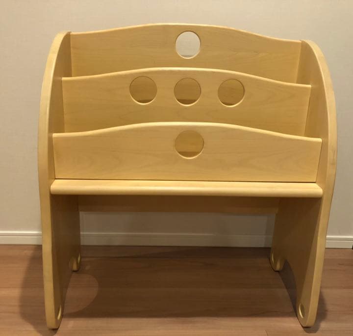 絵本棚　本棚　ラック