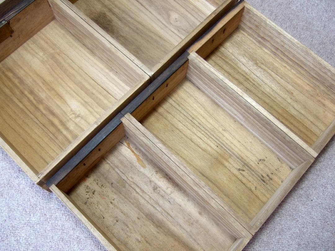 レトロな小箪笥 収納棚 桐箪笥 飾り棚 古箪笥