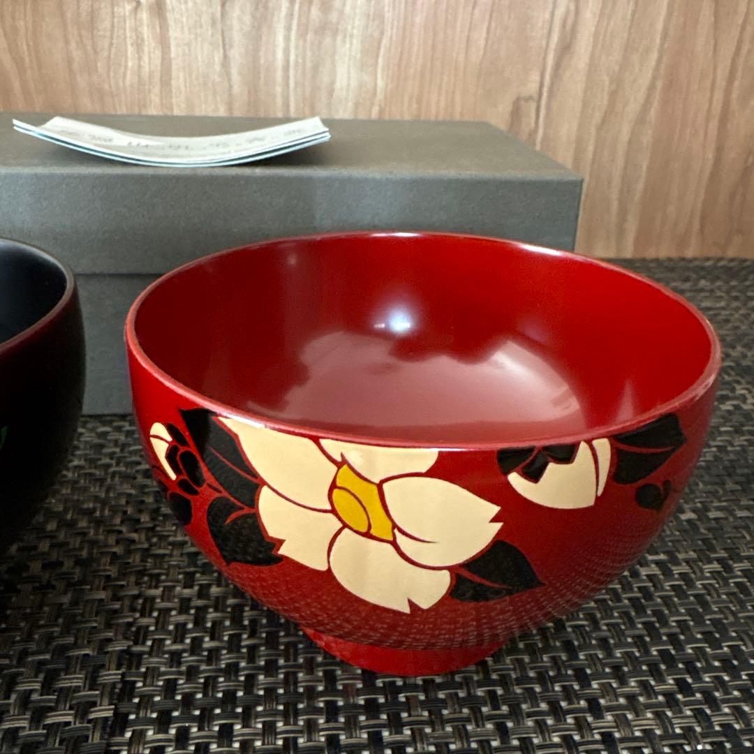 【新品未使用】山田平安堂 漆器 椀汁　黒と朱赤　椿柄
