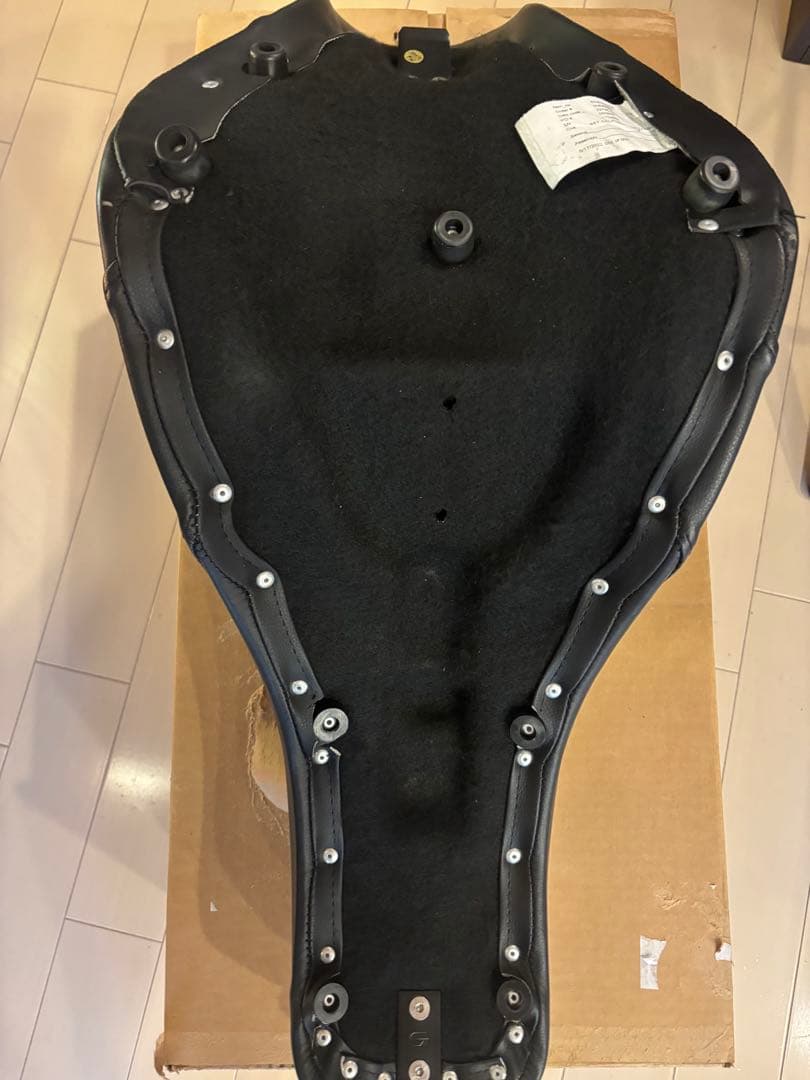 Saddlemen Proシリーズ SDC パフォーマンスグリッパーシート