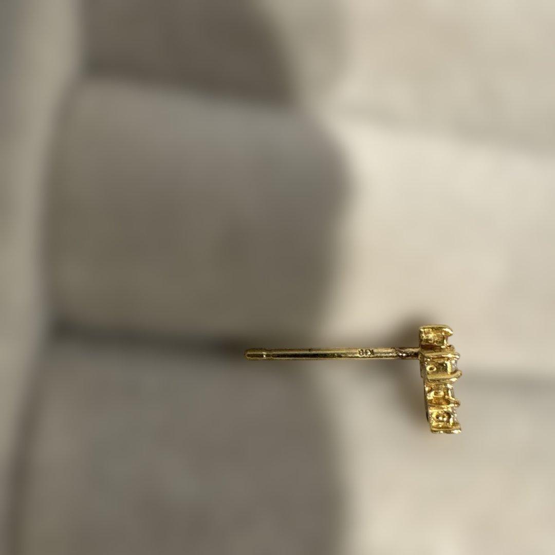 ダイヤモンドピアス　十字架　k18 0.06ct刻印