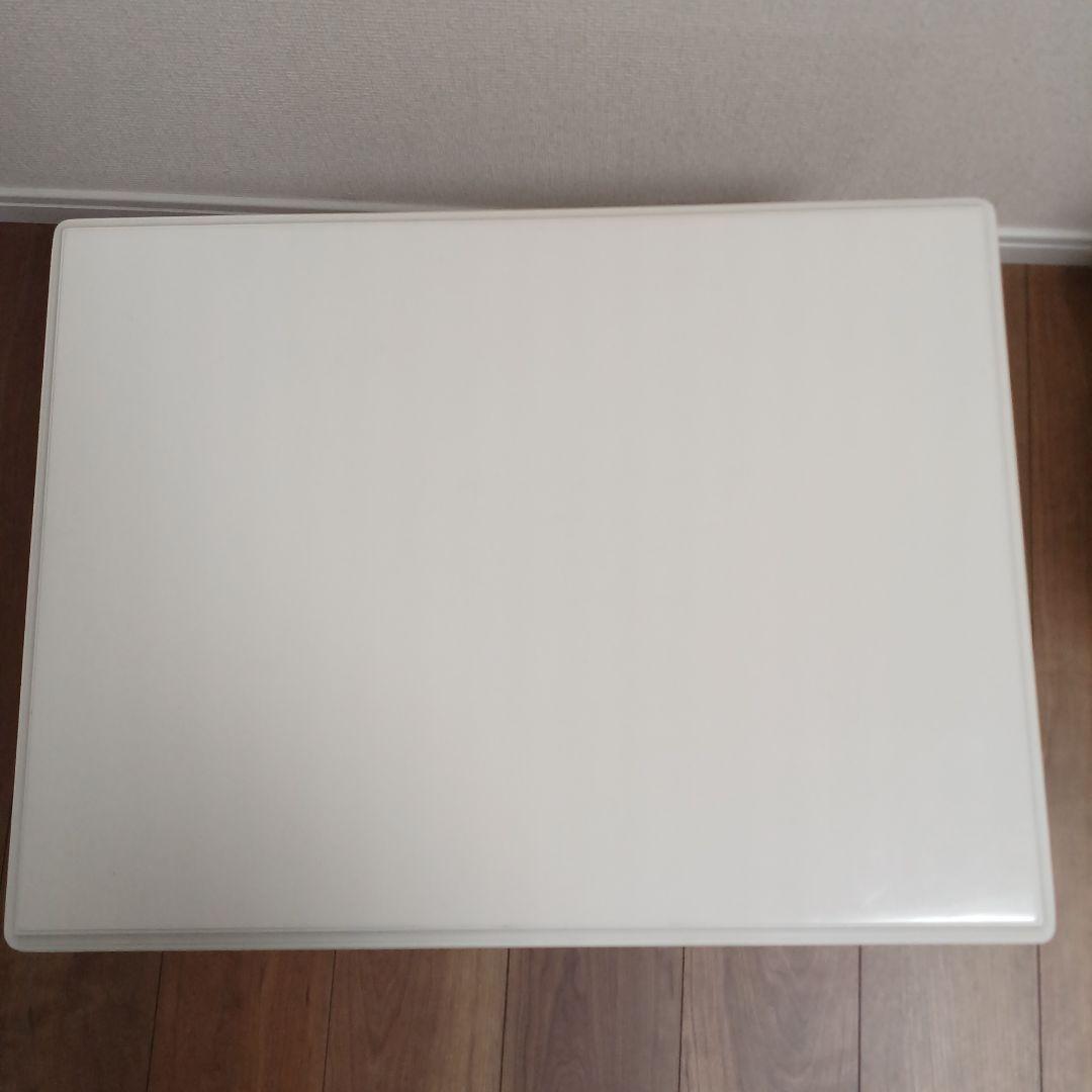 猫足テーブル　ホワイト