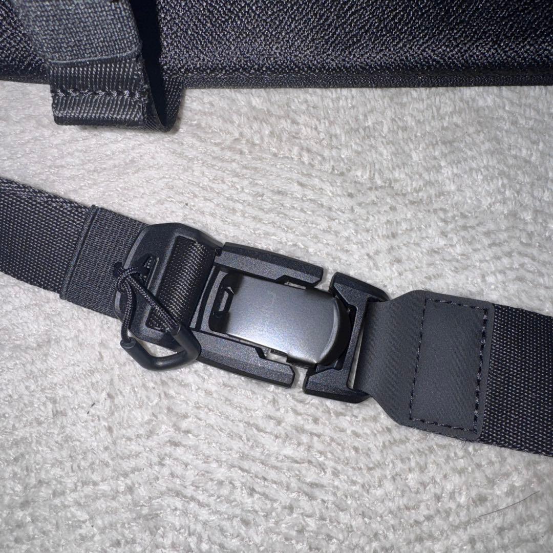 NIID ニードURBANATURE ボディ、メッセンジャーバッグ　ブラック