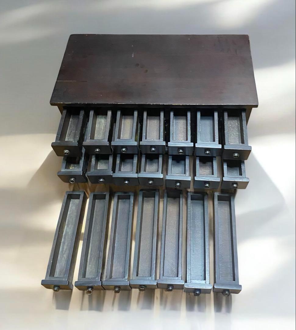 3000円値下げ★アンティーク　ヴィンテージ　薬箪笥　木製　21杯の小引き出し