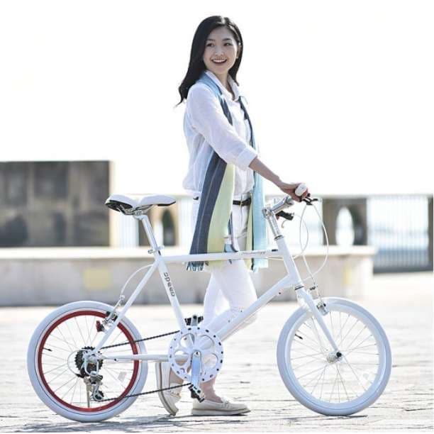 送料無料★ 20インチ　シマノ6段変速クロスバイク★ スポーツ街乗り自転車