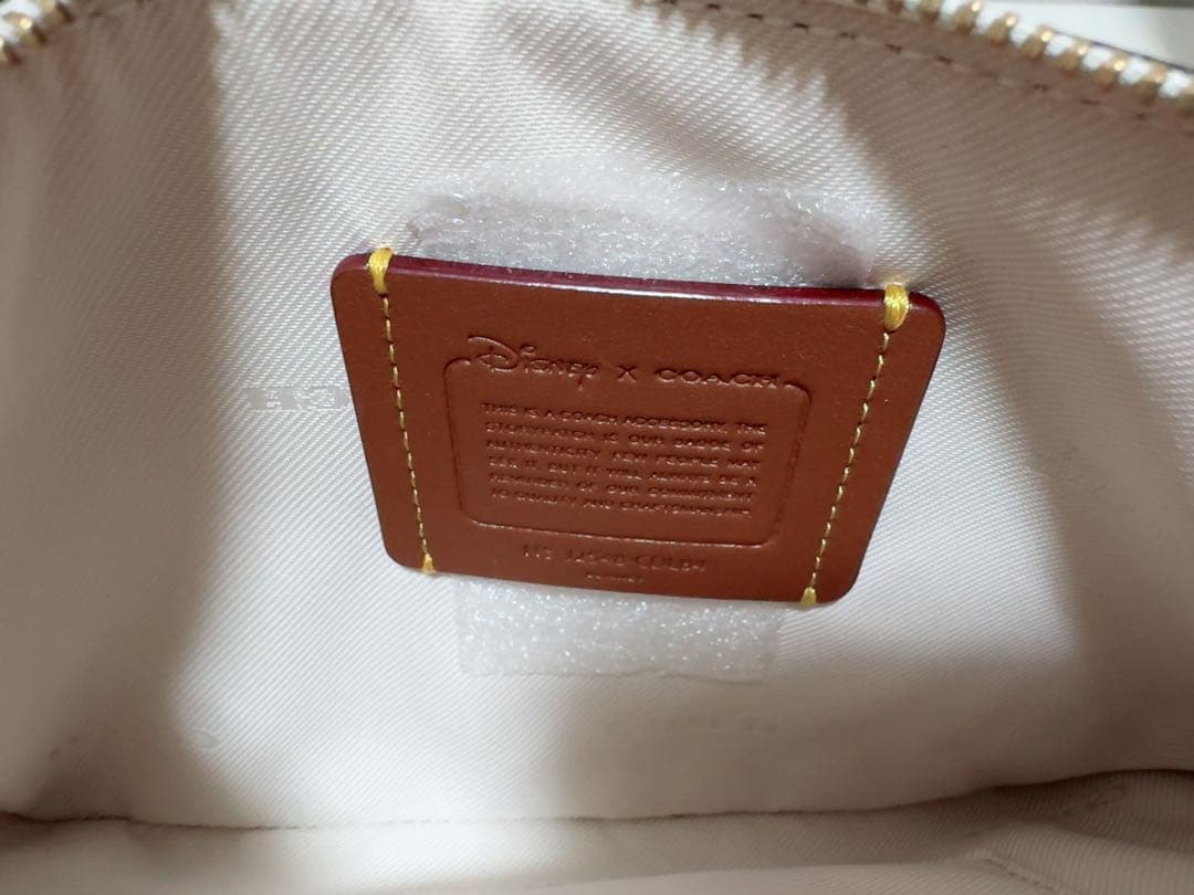 【新品・正規品】ディズニーコラボ商品 コーチ ポーチ