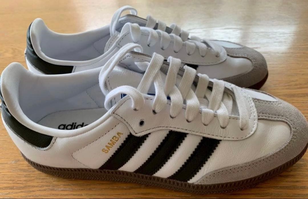 けい adidas サンバ スニーカー
