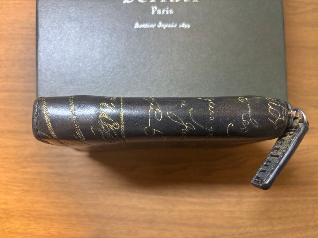 ベルルッティ ワパ カリグラフィ ゴールデンパティーヌ ケース