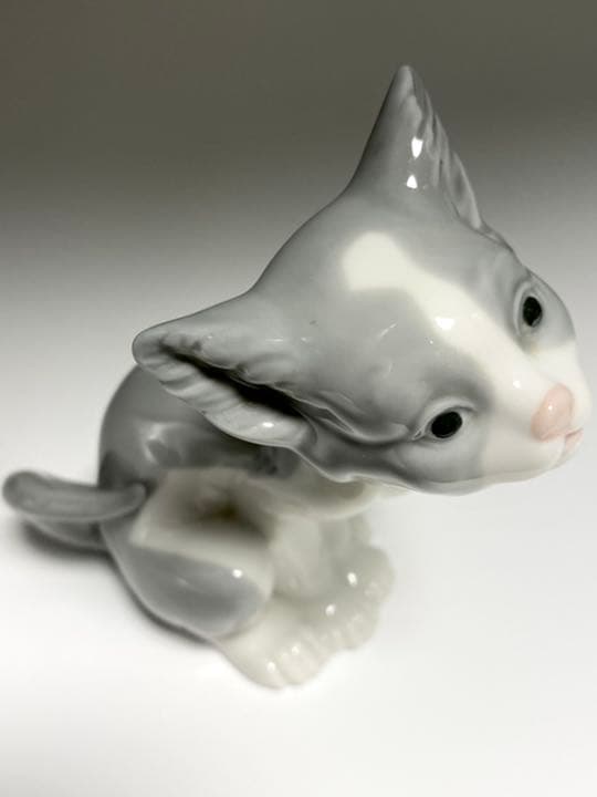 美品 リヤドロ LLADRO 「ごはんをちょうだい」猫 陶器 ネコ フィギュリン