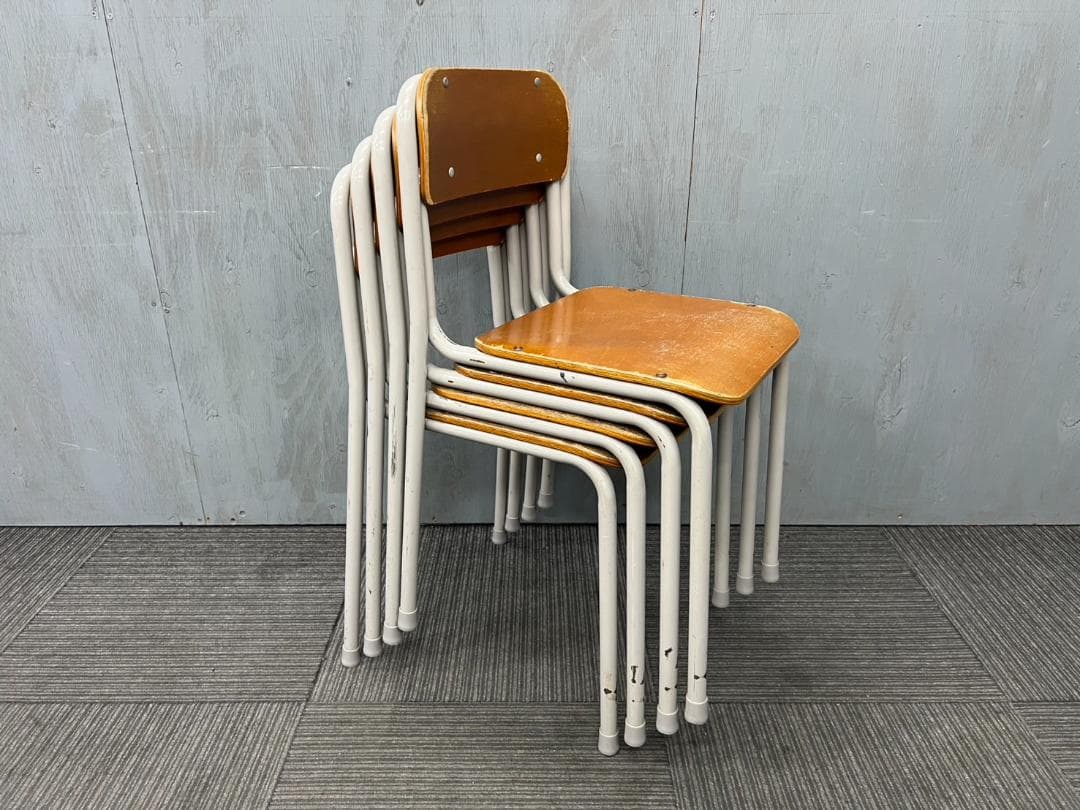 511◆格安配送地域あり◆ホウトク製◆学童机・椅子4組(旧JIS2号)学校学習塾