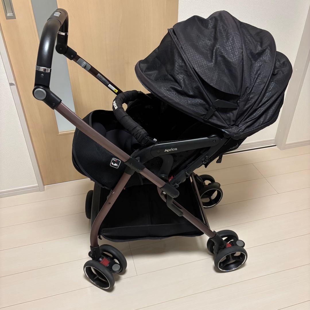 mimi　Aprica ブラックベビーカー