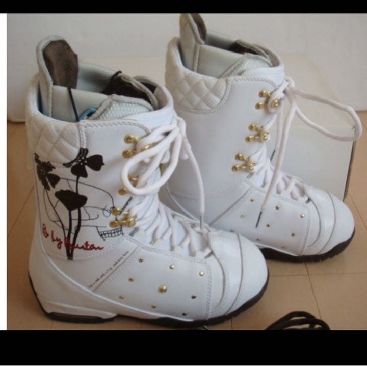 BURTON　バートン スノーボード 限定モデル お花柄 ブーツ 白 ホワイト