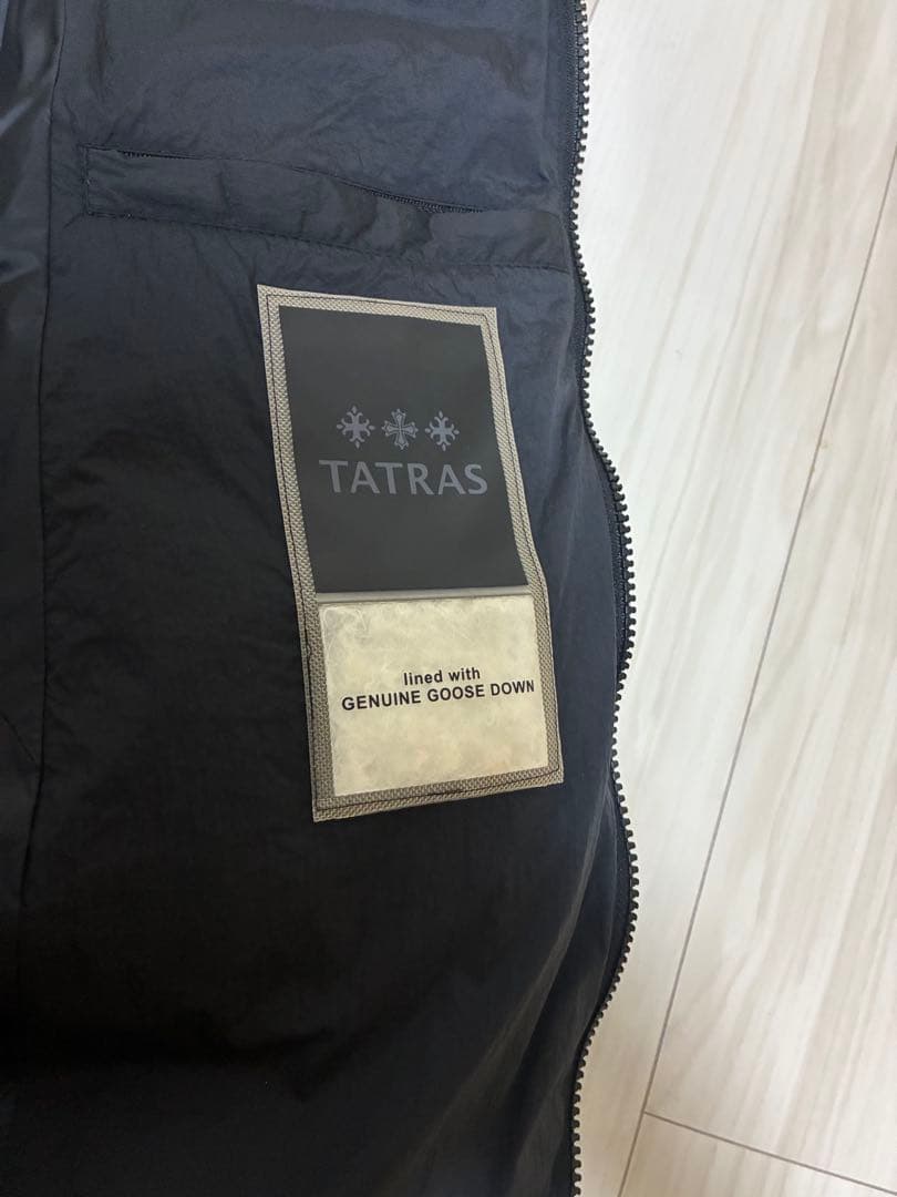 美品　TATRAS ポリテアマ ブラック　02 サイズ