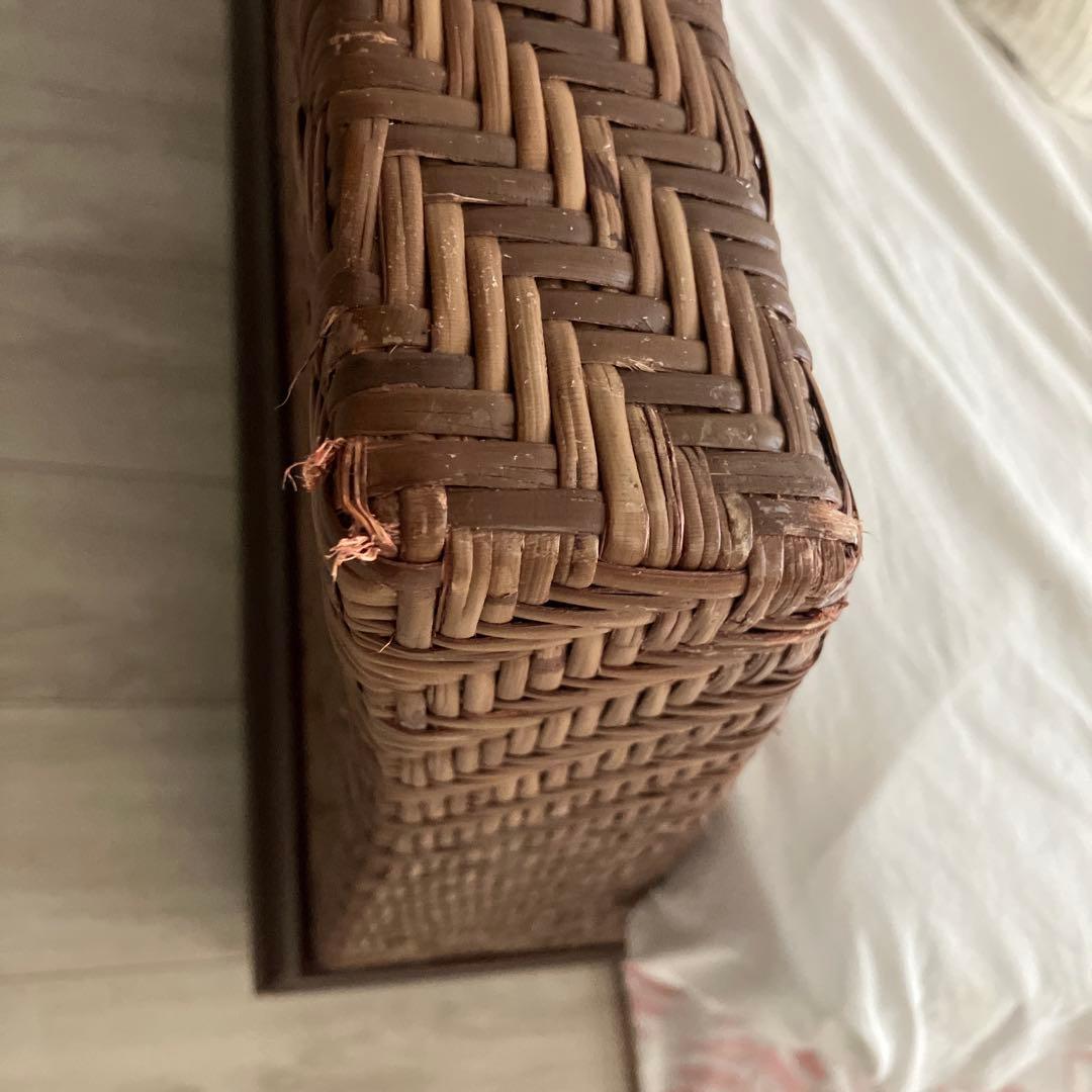 ②カジャ　ラタンカウチソファー　ベージュファブリック