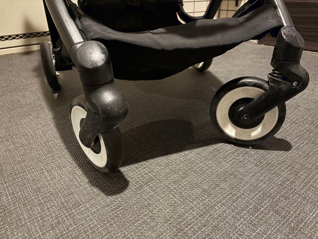 折りたたみ式ネイビーベビーカー