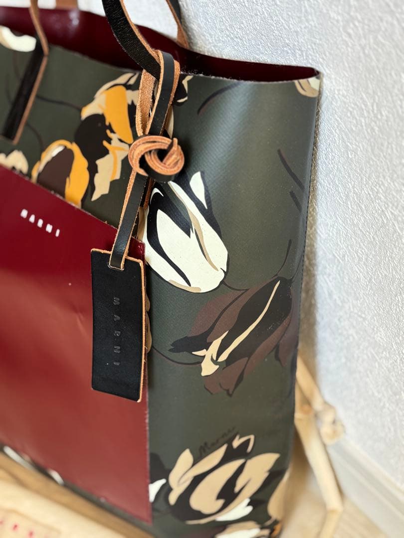 MARNI 超美品 トライベッカ 迷彩のようなフラワープリント トートバッグ