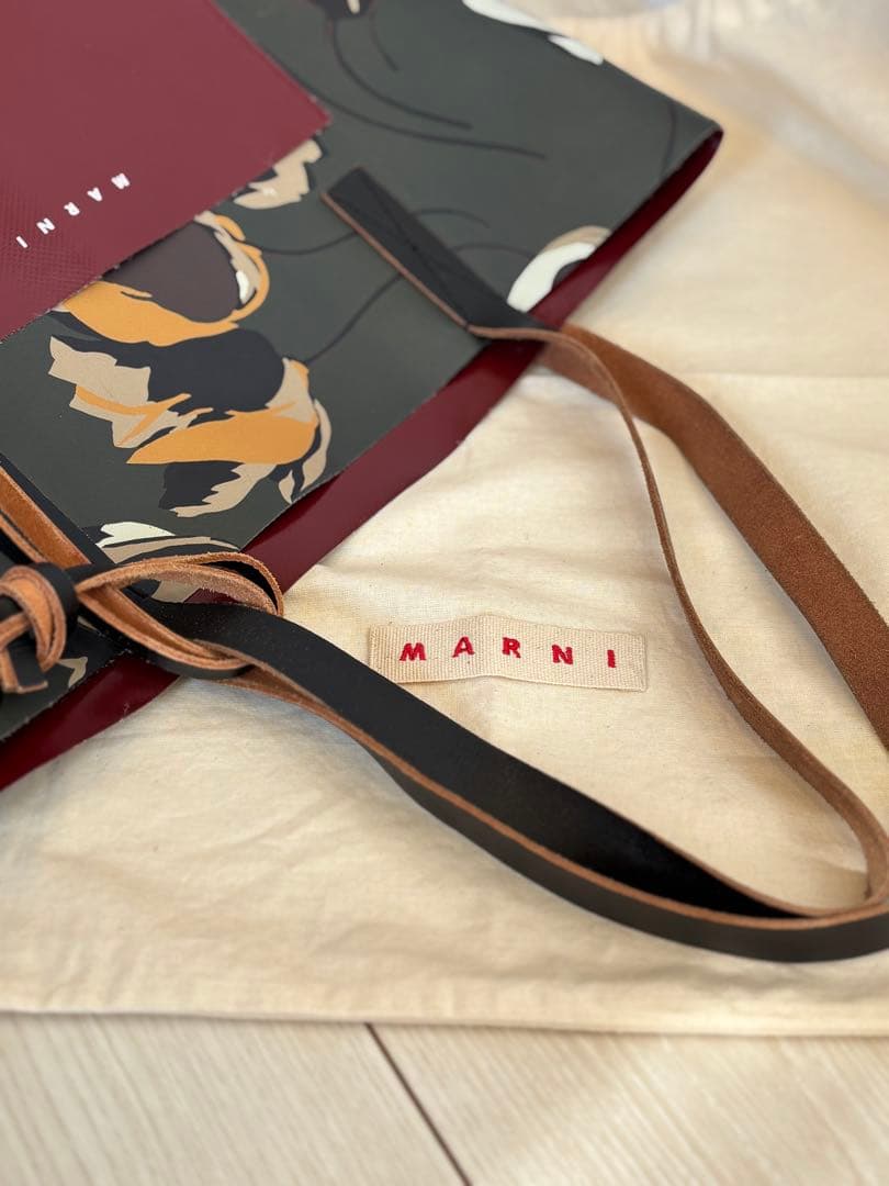 MARNI 超美品 トライベッカ 迷彩のようなフラワープリント トートバッグ