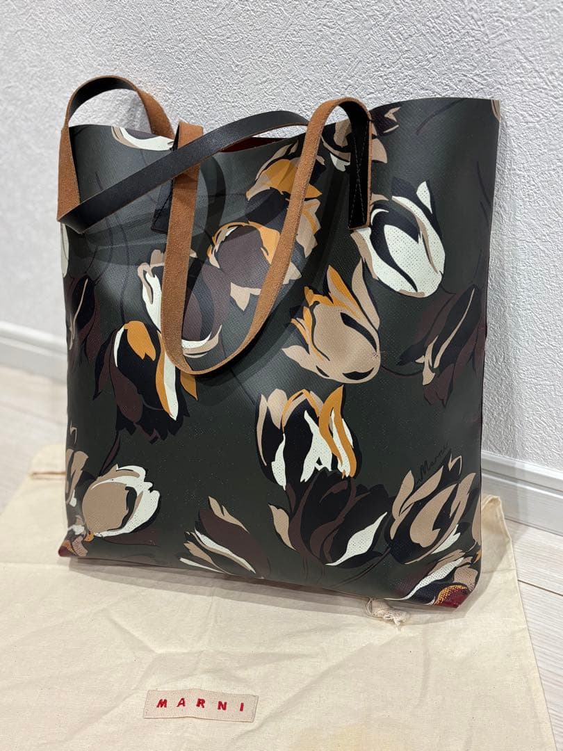 MARNI 超美品 トライベッカ 迷彩のようなフラワープリント トートバッグ