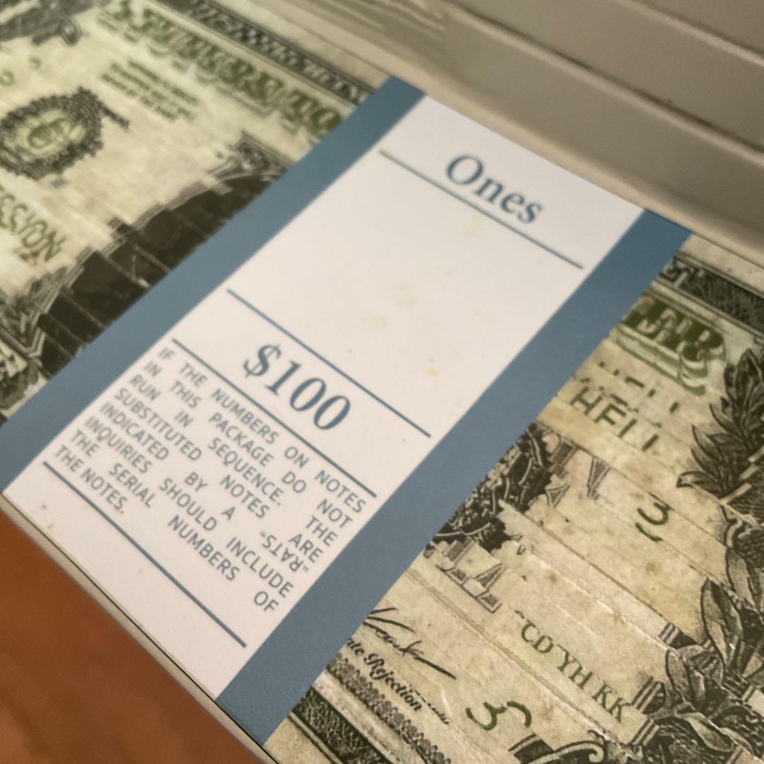 SAINT Mxxxxxx 300万ドル 札束スツール　セントマイケル 河村康輔