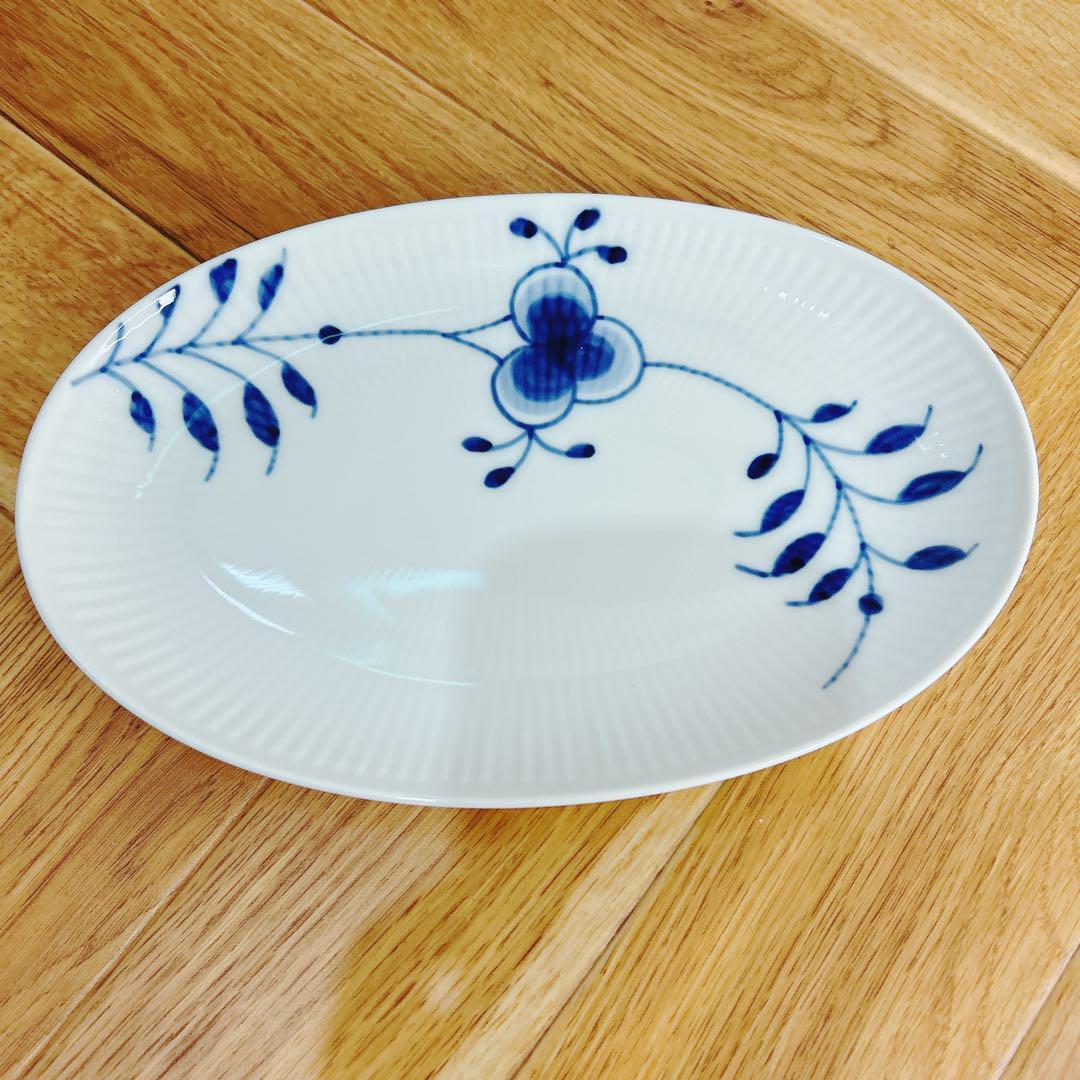 ロイヤルコペンハーゲン　ブルーフルーテッドメガ　ホワイトペア　オーバルディッシュ