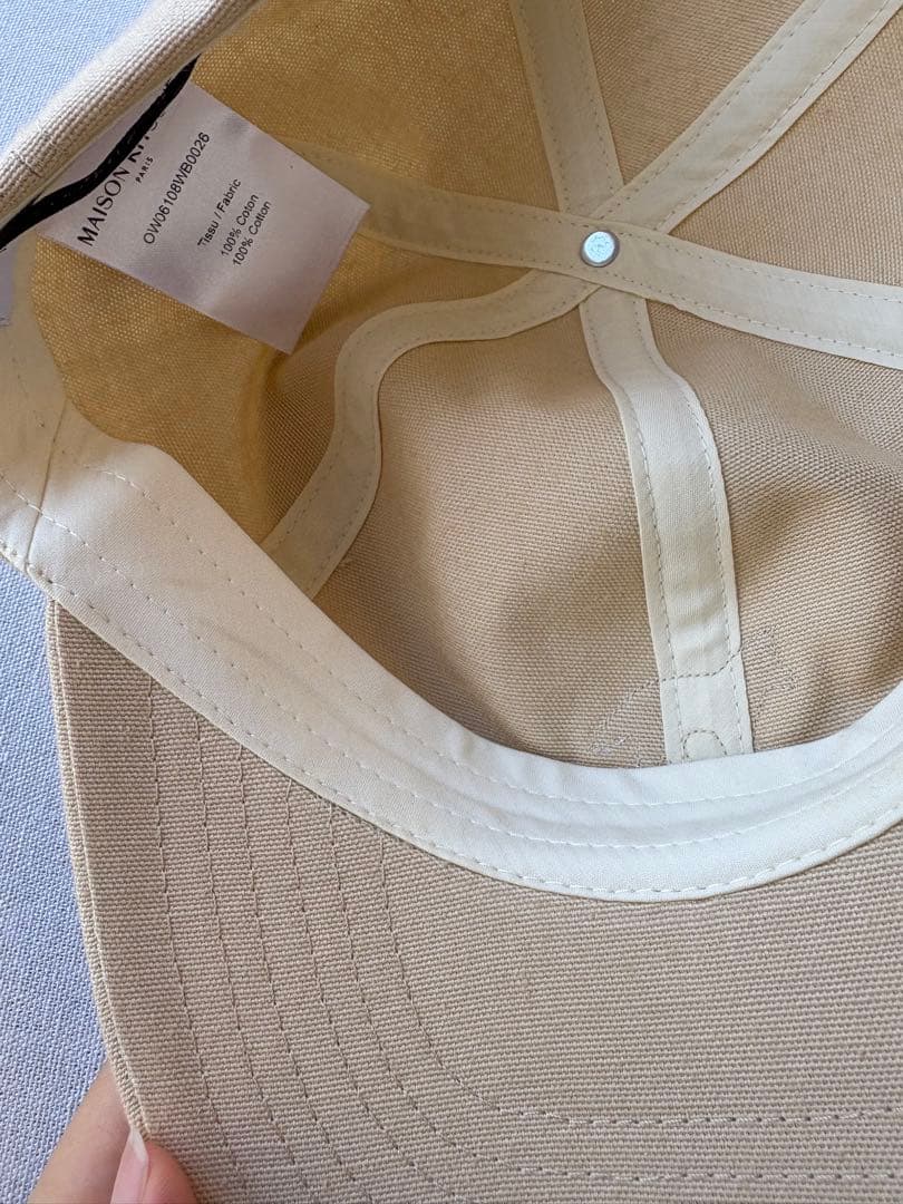 メゾンキツネ ベビーフォックスベースボールキャップ ベージュ