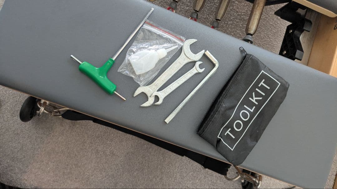 グレー リフォーマー ピラティス