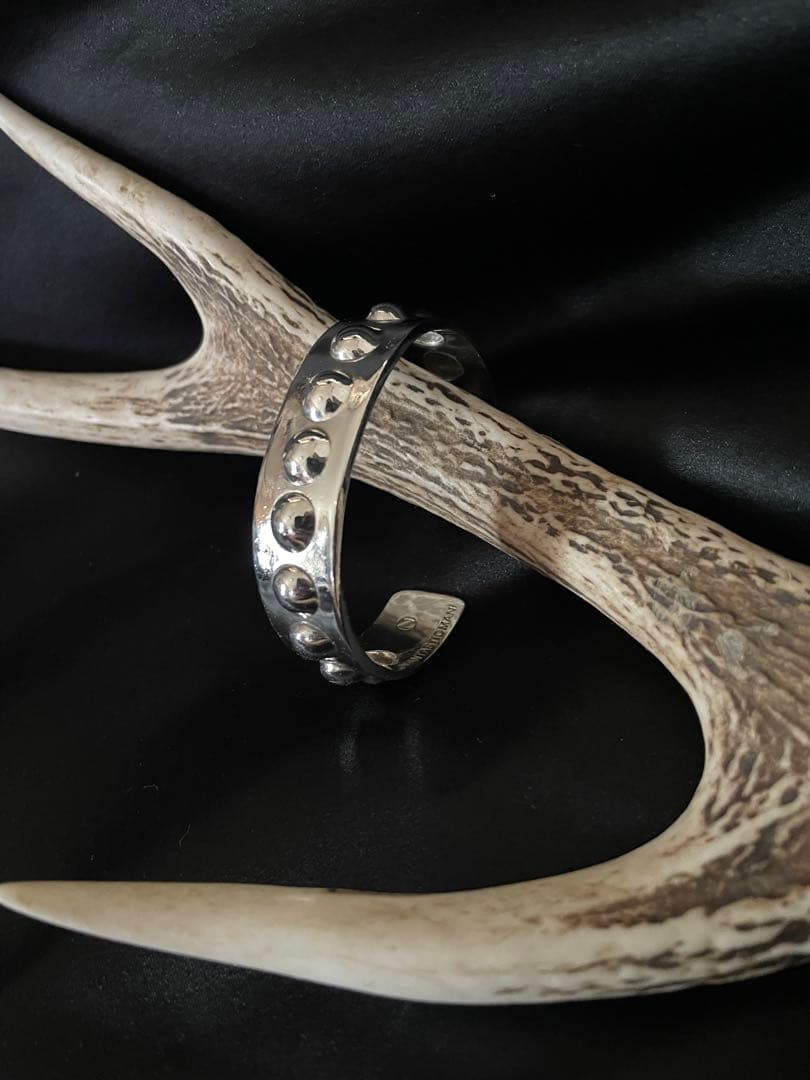 アクセサリー FANTASTIC MAN EMBOSS PLATE BANGLE 138