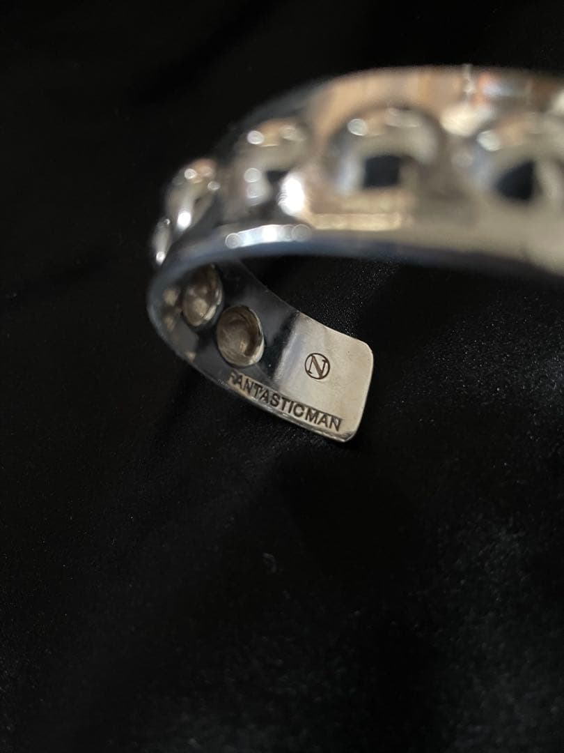 アクセサリー FANTASTIC MAN EMBOSS PLATE BANGLE 138