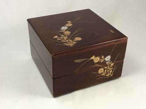 ◆重箱　木製6.5寸二段重 木地呂塗りに秋草