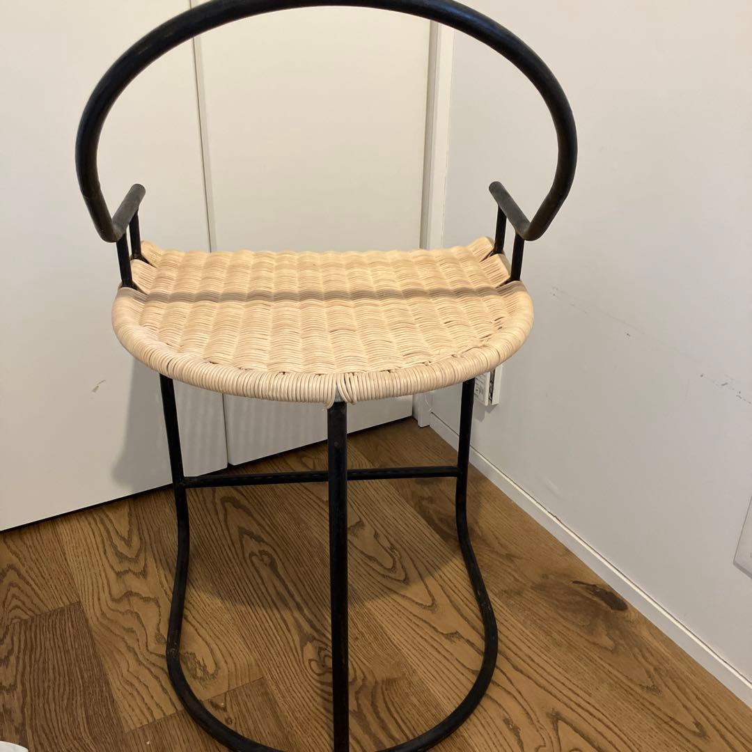 バルクリシュナ・ドーシ　バースツール