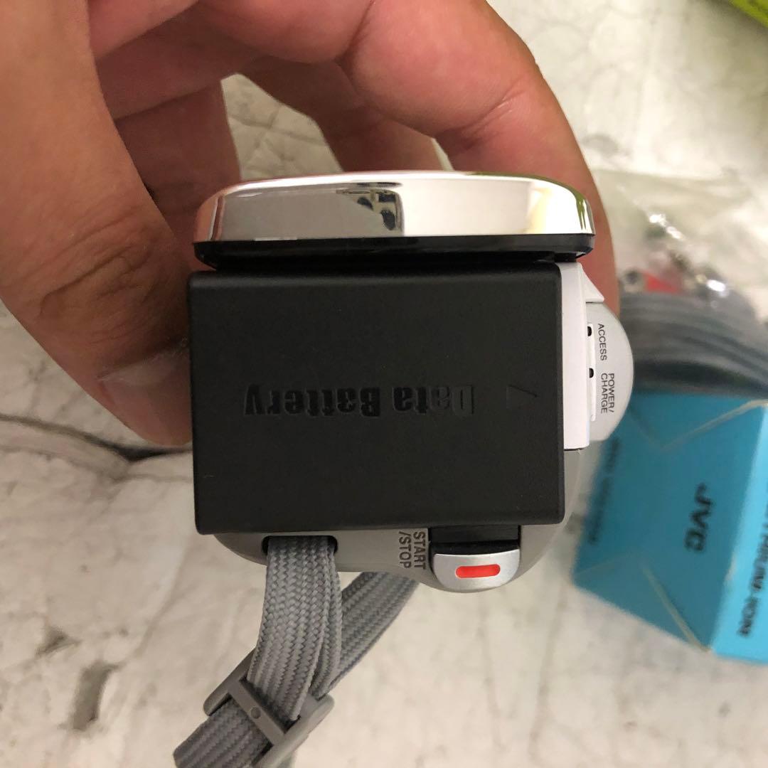 JVC GZ-E750-W ビデオカメラ 本体