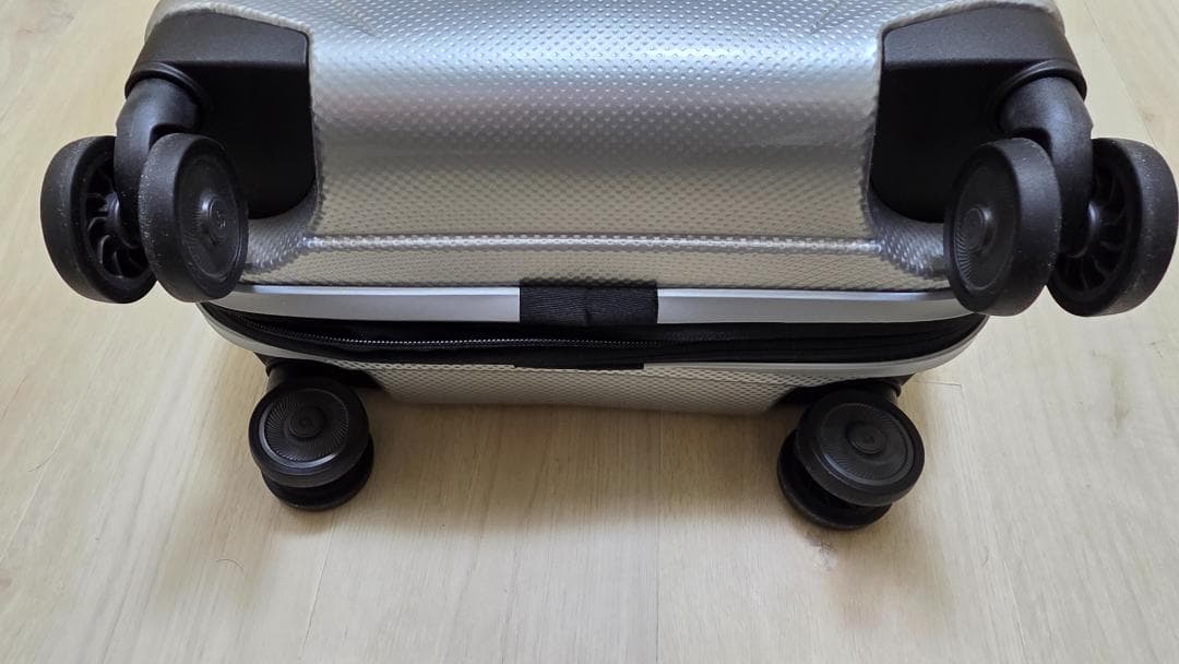 サムソナイト プロクシス 55/20 EXP シルバー PROXIS A515