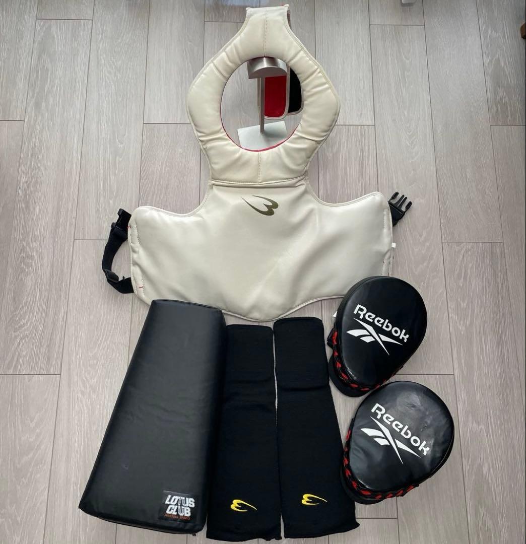 キックボクシング　防具セット　パンチングミット ボディプロテクター　S ミット