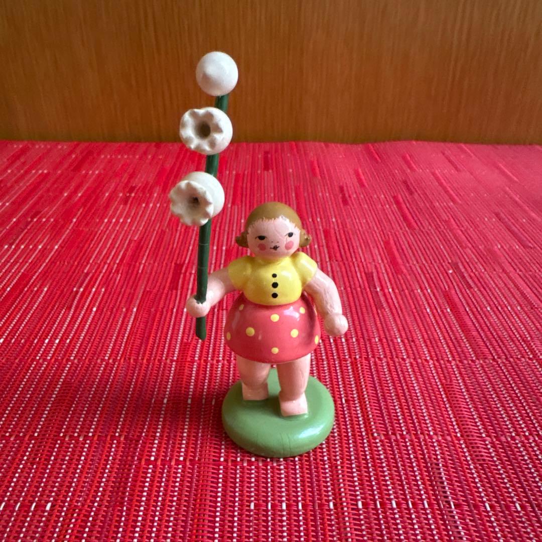 ドイツザイフェン　花を持つ女の子4点セット