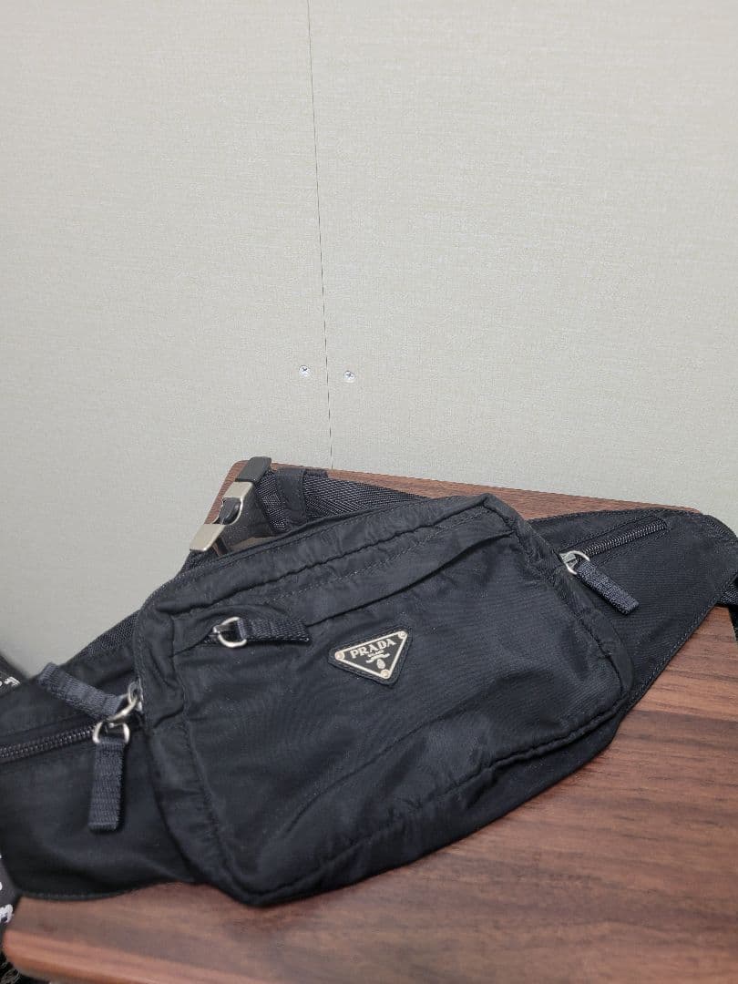 【美品】PRADA プラダ　ナイロンボディバッグ・ウエストポーチ