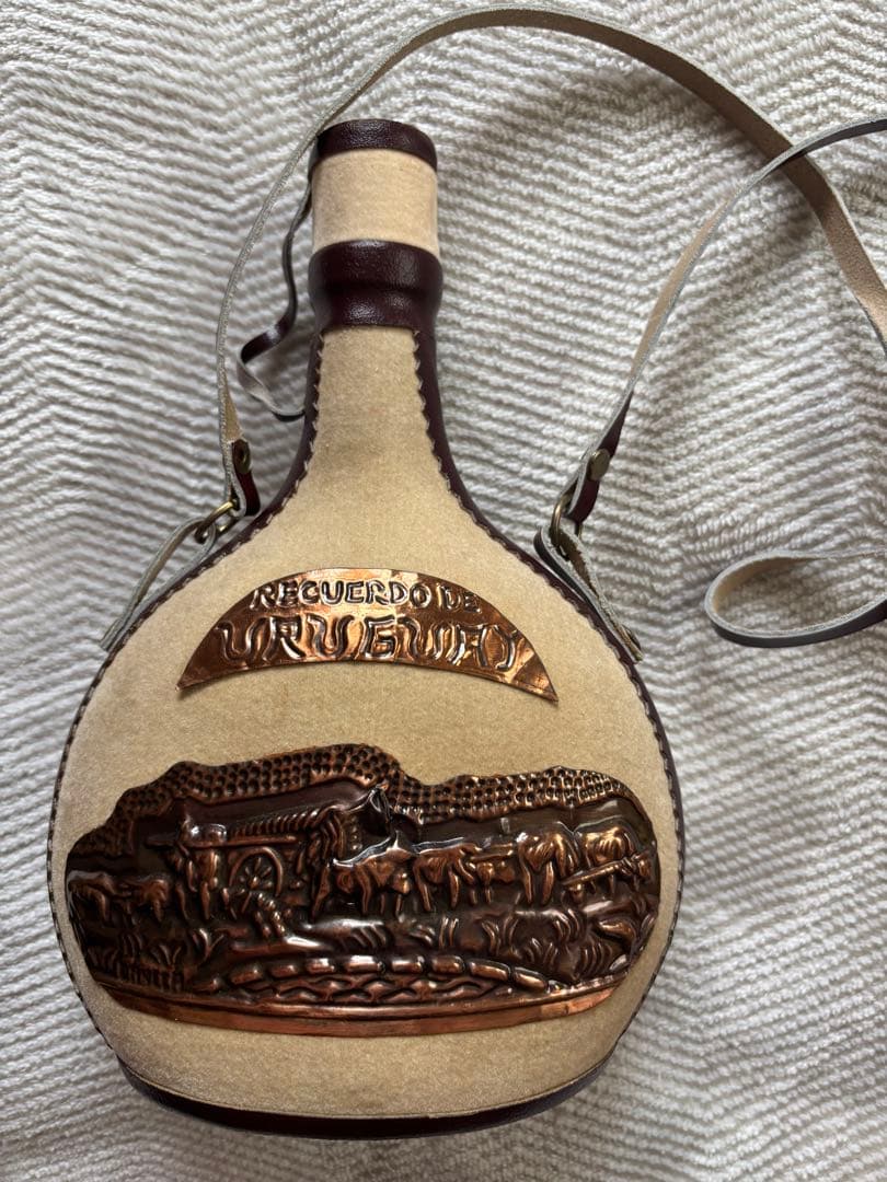 【希少】ウルグアイ製 革装飾ガラスボトル アンティーク調 手工芸 高級インテリア