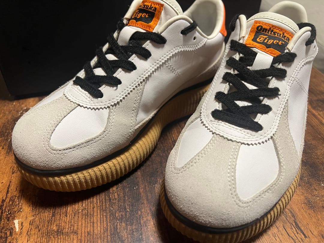 オニツカタイガー デレシティ ハバネロ 23.5