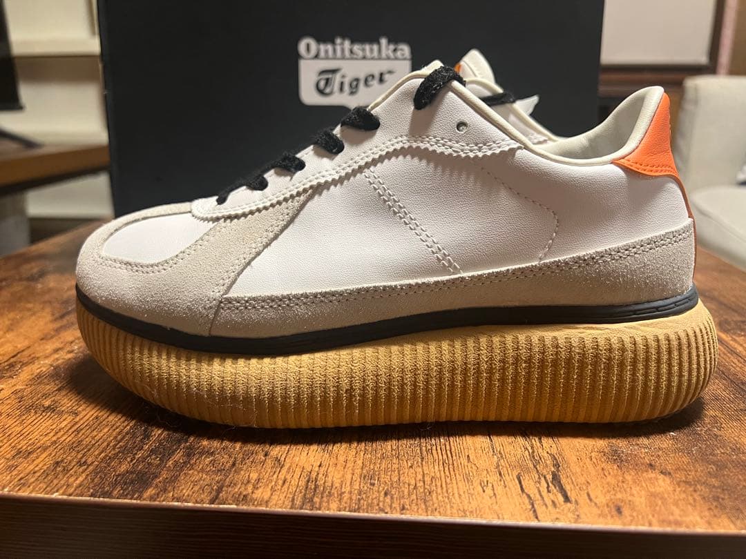 オニツカタイガー デレシティ ハバネロ 23.5