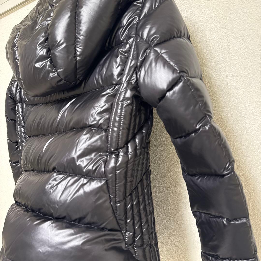 入*.様 【美品】TATRAS ブラックダウンジャケット フード付き