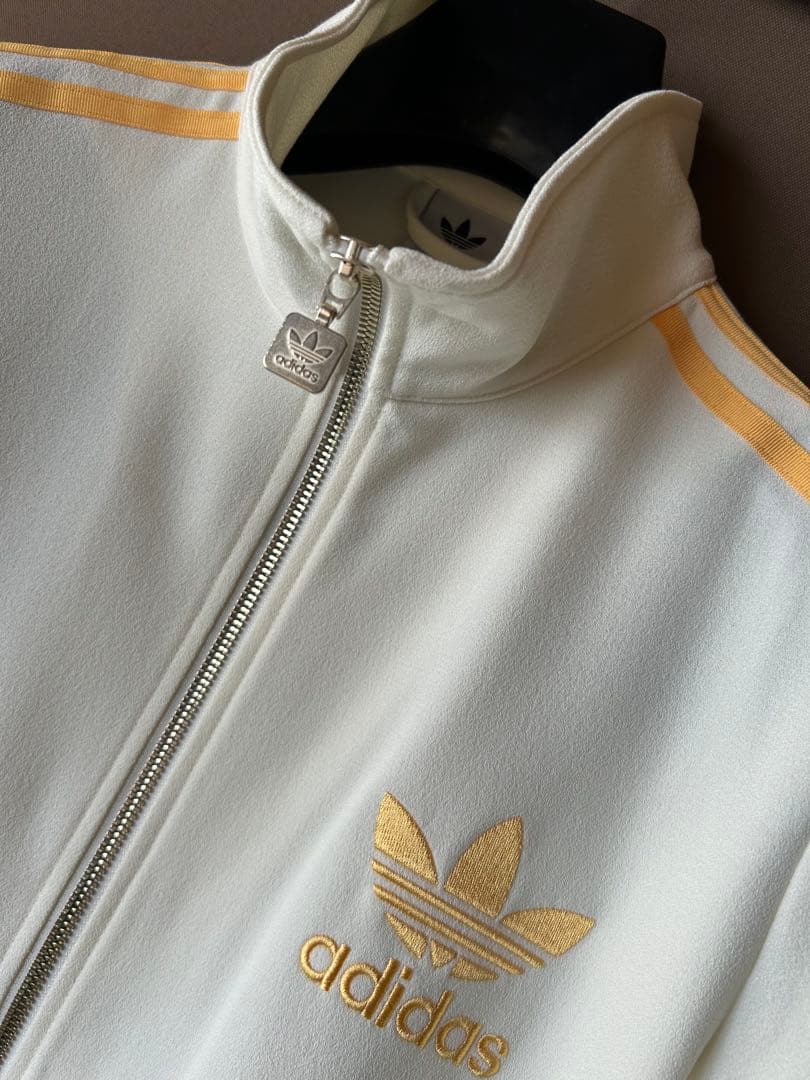 adidas originals プレミアム クレープ トラックトップ