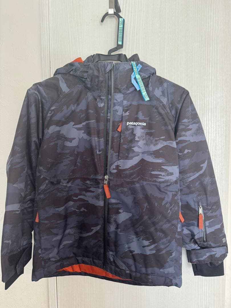 patagonia 子供用スキーウェア　上下（7.8Y）