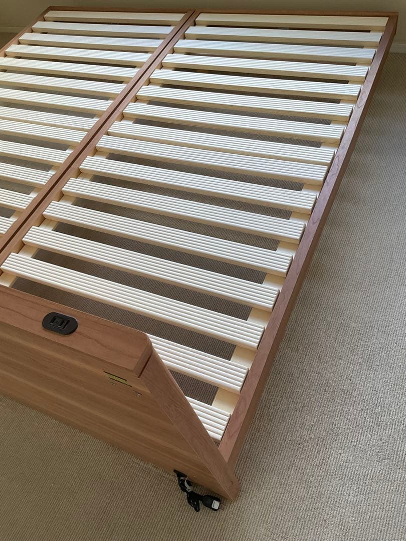 木製シングルベッドフレームヘッドボード付き 2台