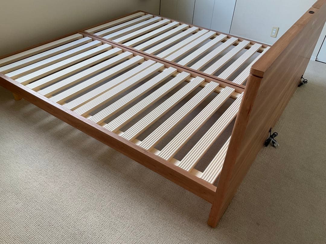 木製シングルベッドフレームヘッドボード付き 2台
