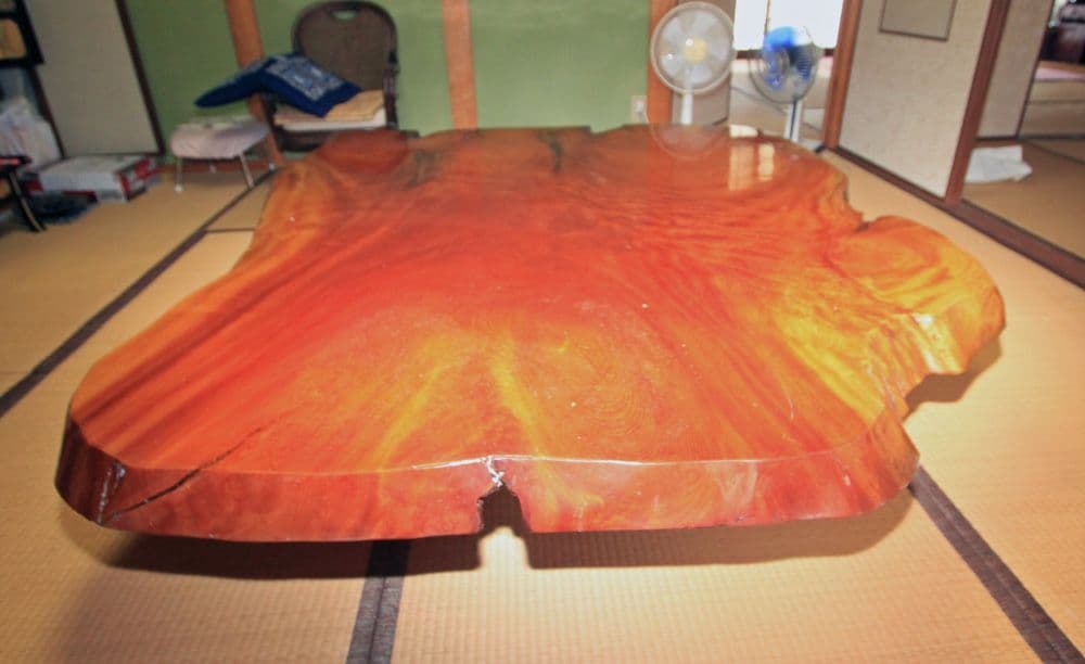 欅(ケヤキ)一枚板のテーブル